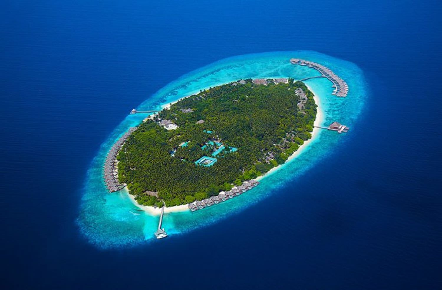   Dusit Thani Maldives