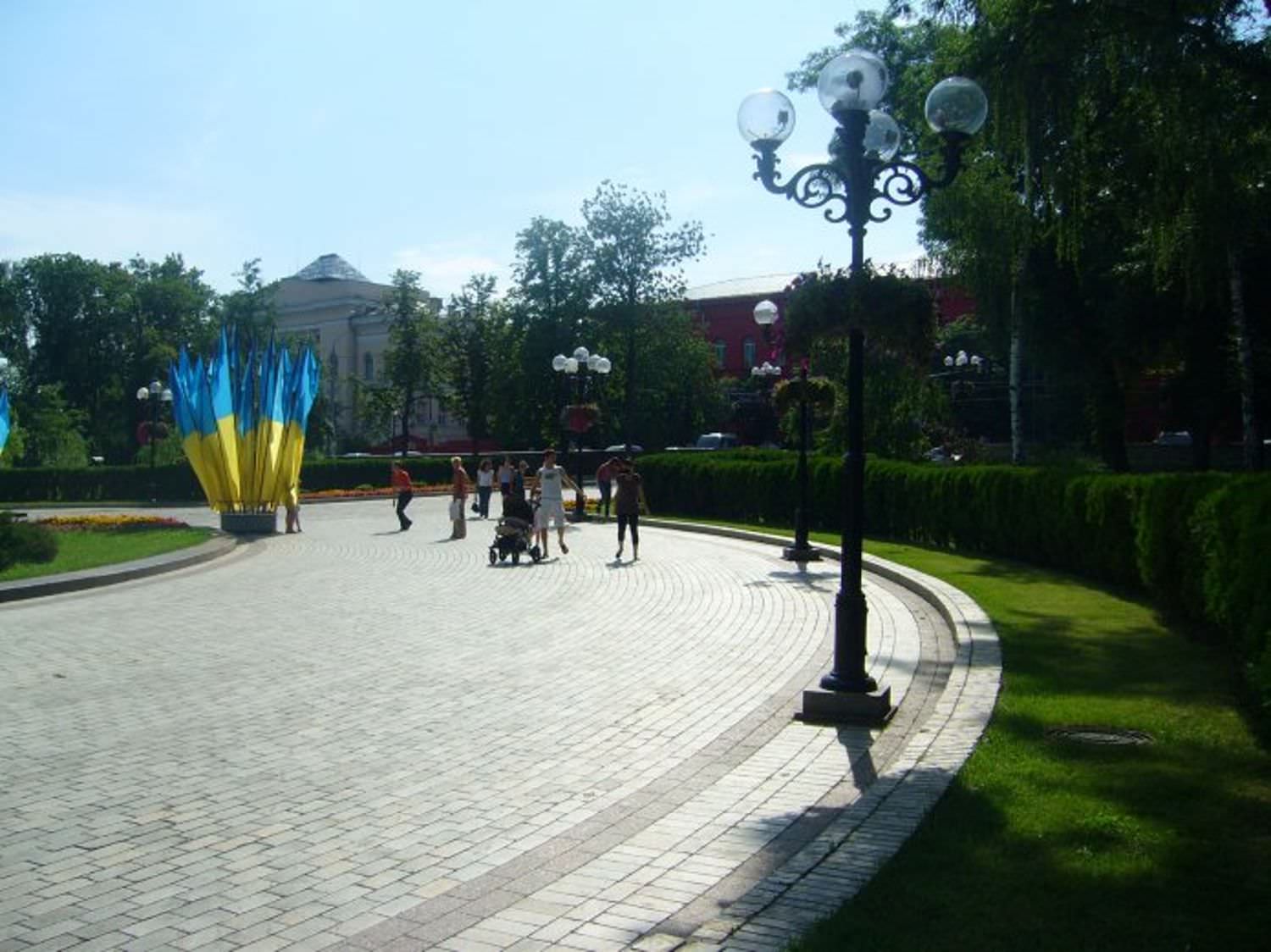 Мирный Киев летом 2010 года. Часть 8. Прогулки по историческим местам.